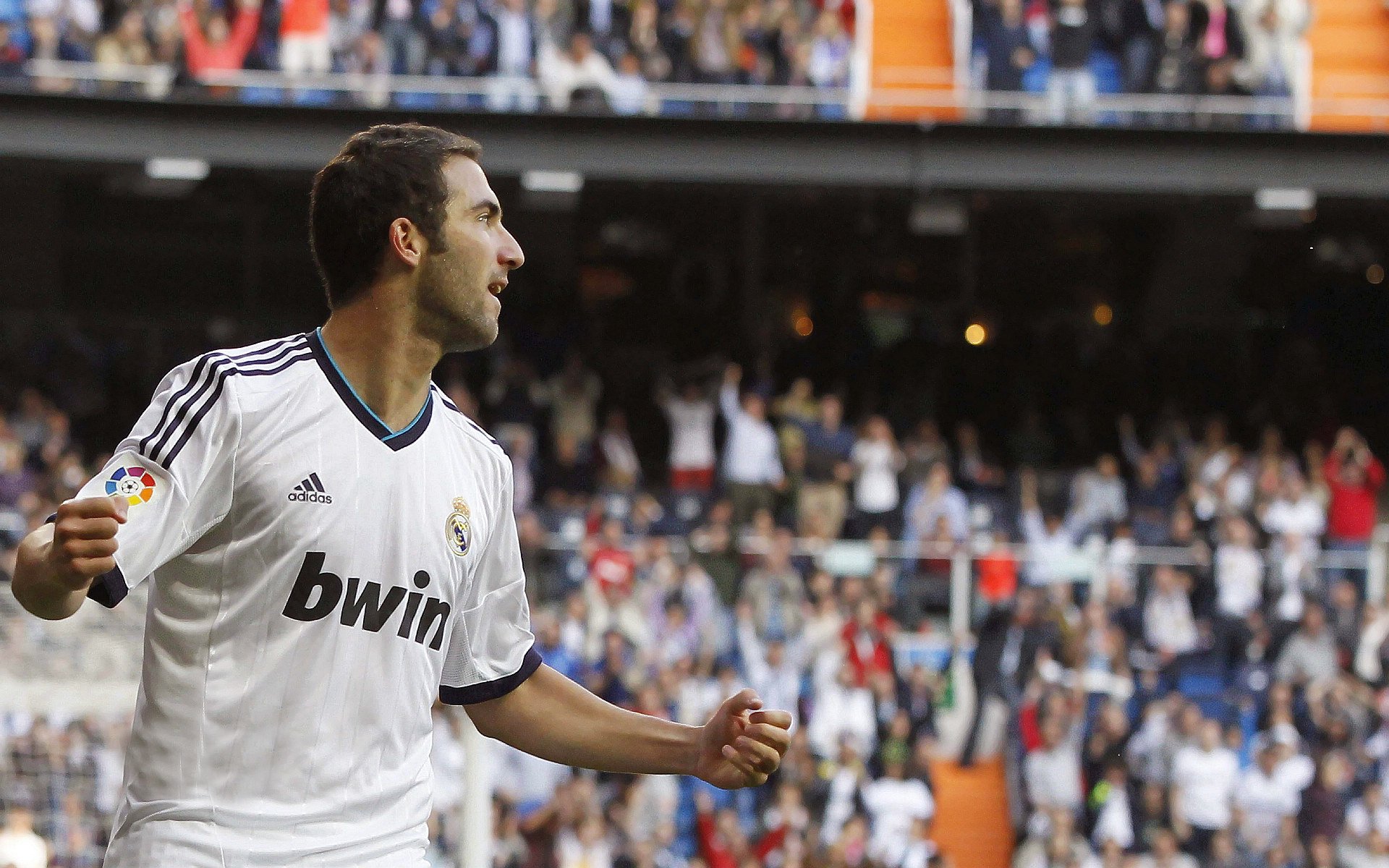 爱游戏 ayx 中国官方网站-“英超冲刺期：焦点战役不断，战局日趋明朗”，英超经典时刻