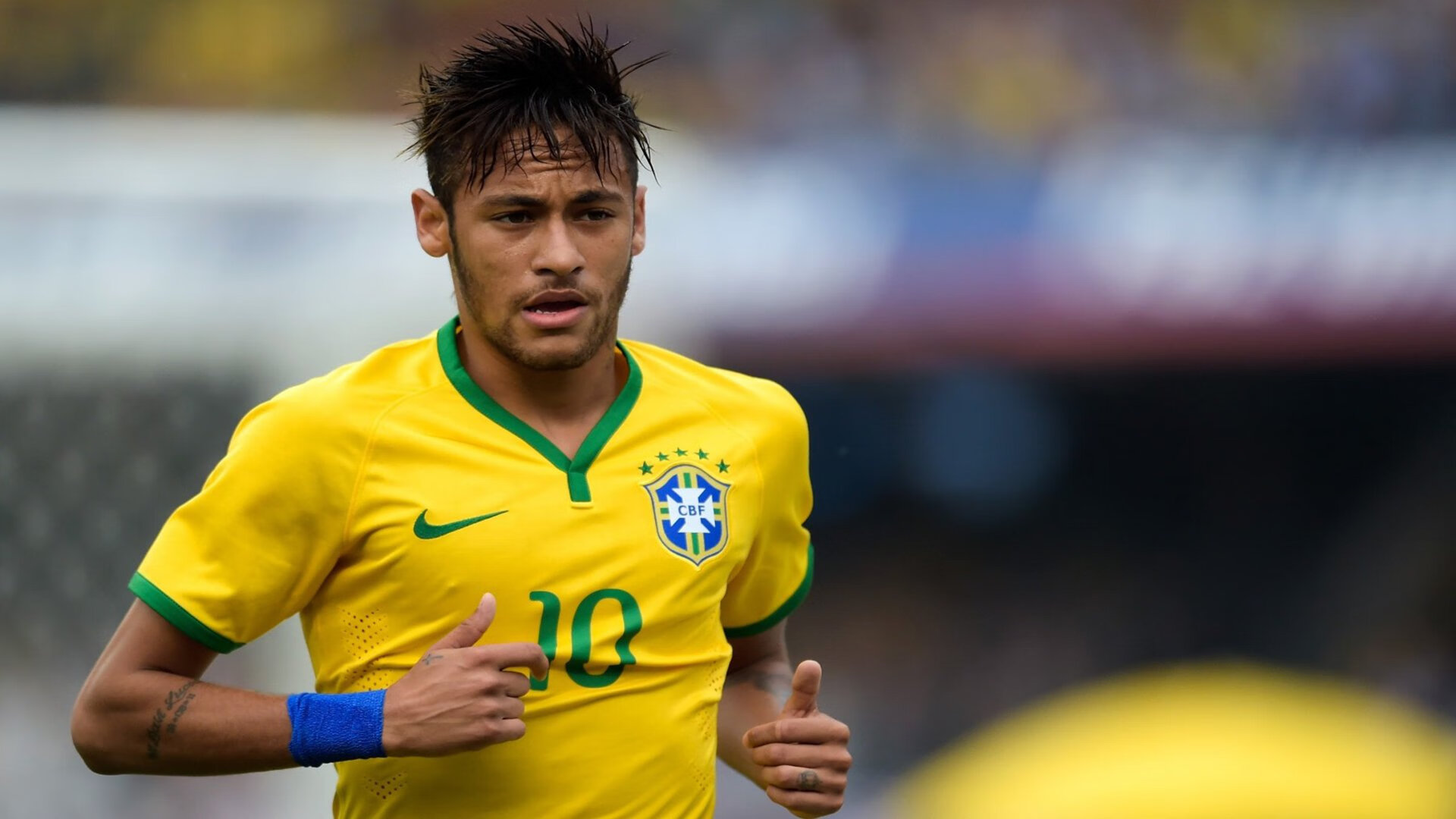 《职业选手的生活：除了比赛还有哪些精彩？》，职业选手是什么工作