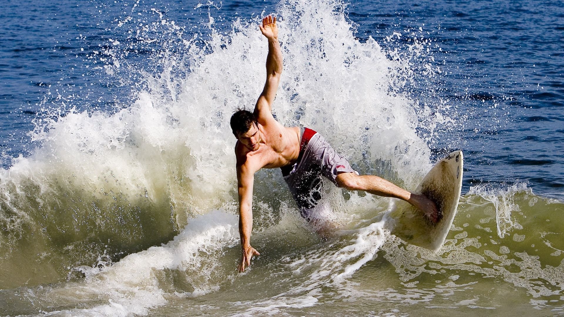 爱游戏ayx-特色极限飞盘赛，舞动天空的速度与技巧，飞盘舞蹈